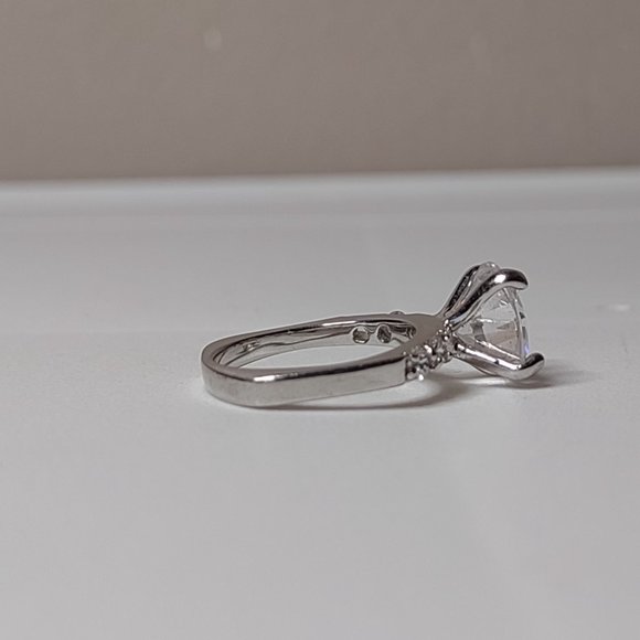 Size 5.75 Ring With Large Clear Stone - Picture 7 of 13